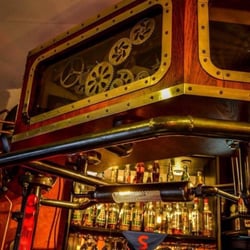 La Mecanique des Fluides - La Mécanique des Fluides, bar Steampunk, Toulouse, France