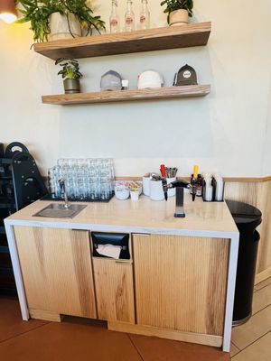 Roam Artisan Burgers by null