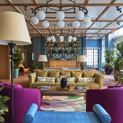 The Drayton Hotel Savannah, Curio Collection by Hilton