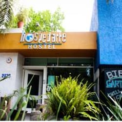 Hostal Hospedarte Chapultepec - The colorful entrance to the Chapultapec location