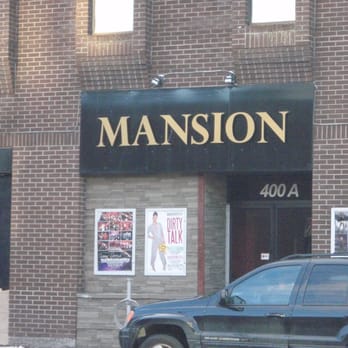 Mansion Nightclub - a car parked in front of the building - Dance Clubs Near Me - Ottawa, Ontario Mansion Nightclub - a car parked in front of the building - Dance Clubs Near Me - Ottawa, Ontario
