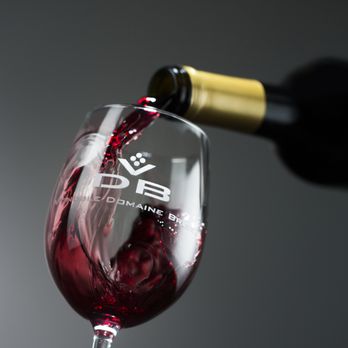 Vignoble Domaine Bresee - red wine being poured into a glass - Wineries Near Me - Sutton, Quebec Vignoble Domaine Bresee - red wine being poured into a glass - Wineries Near Me - Sutton, Quebec