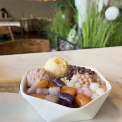 Autea Sweets & Eats - Osmanthus dessert