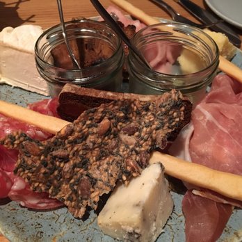Skur 33 - Meat and cheese plate - Italian Near Me - Oslo, 03
