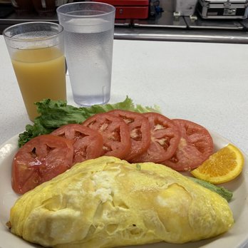 Oscar's Cafe - Bacon avocado omelette with tomatoes. Mix of orange & grapefruit juice - Mexican Near Me - Springdale, Utah Oscar's Cafe - Bacon avocado omelette with tomatoes. Mix of orange & grapefruit juice - Mexican Near Me - Springdale, Utah