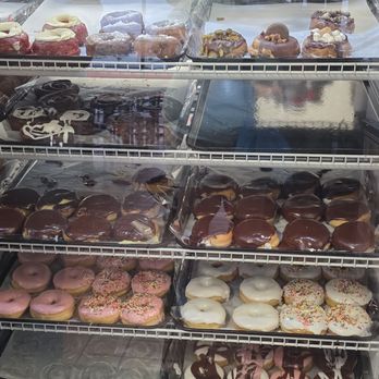 Donut King - Bakery and breakfast - Donuts Near Me - Covington, Georgia