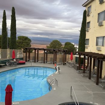 Best Western Plus at Lake Powell - Outside pool and hot tub. - Hotels Near Me - Page, Arizona