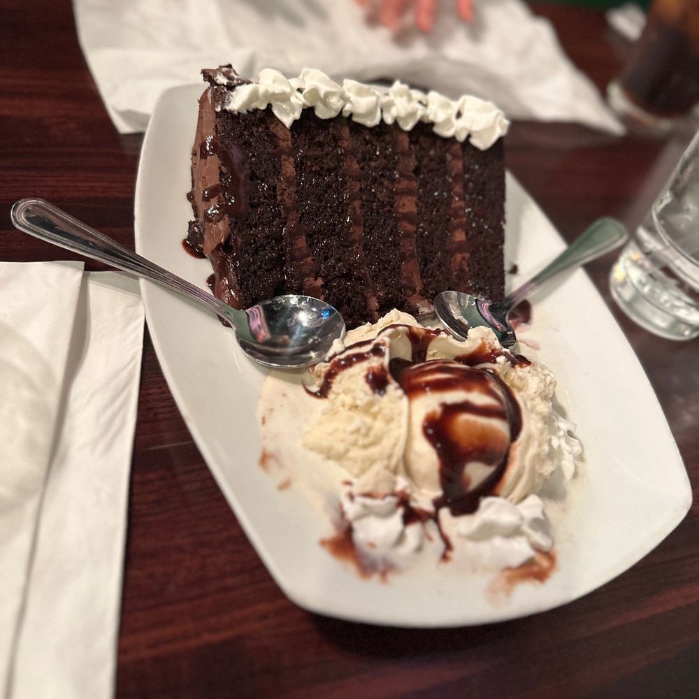 Wyld Pines Bar & Restaurant - Di Tazza Chocolate Cake - Pubs Near Me - Camas, Washington Wyld Pines Bar & Restaurant - Di Tazza Chocolate Cake - Pubs Near Me - Camas, Washington