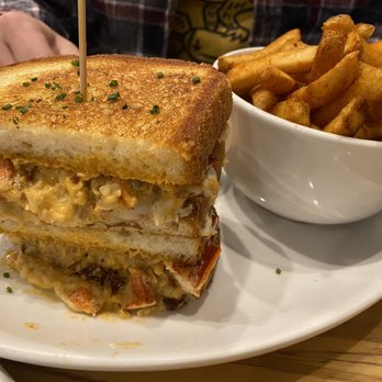 Slapfish - Clobster Grilled Cheese - Seafood Near Me - Indianapolis, Indiana