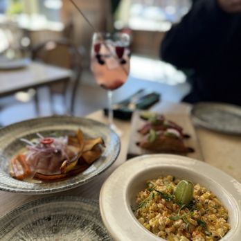 Desnuda - Clockwise: rose sangria, crispy tuna taco, elotes de la calle, and ceviche clásico - Latin American Near Me - Boston, Massachusetts Desnuda - Clockwise: rose sangria, crispy tuna taco, elotes de la calle, and ceviche clásico - Latin American Near Me - Boston, Massachusetts