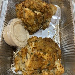 Reel 'Em In Fresh Seafood and Gourmet of Seacrest - Crab cakes