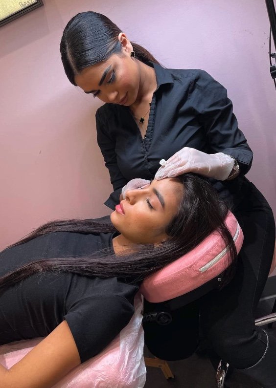 Juju's Beauty Center Logo