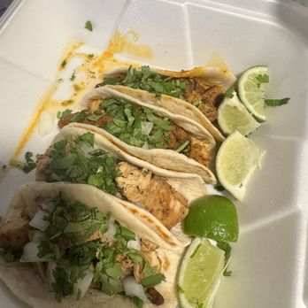 Los Comparres - Food Trucks Near Me - Tampa, Florida