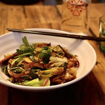 Bun Belly - Spicy Sober Noodles with tofu, bok choy, carrots, snow peas and baby bella mushrooms. - Vietnamese Near Me - Austin, Texas Bun Belly - Spicy Sober Noodles with tofu, bok choy, carrots, snow peas and baby bella mushrooms. - Vietnamese Near Me - Austin, Texas