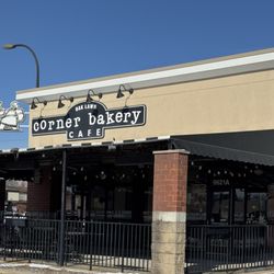 Corner Bakery Cafe - Entrance