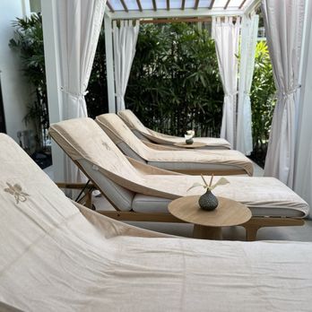 SpaHalekulani - Outdoor relaxation area - Massage Near Me - Honolulu, Hawaii