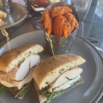 Brookside Golf Club Restaurant - Grilled chicken sandwich - American Near Me - Pasadena, California Brookside Golf Club Restaurant - Grilled chicken sandwich - American Near Me - Pasadena, California