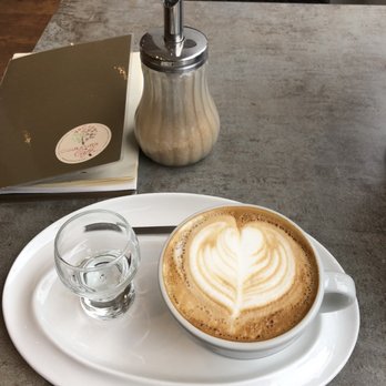Couleurs Café - Flat white - Cafes Near Me - Chantilly, 60
