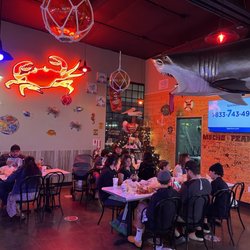 The Kickin Crab - Hangingout with friends