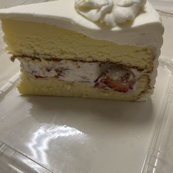 Jonathan's The Rub Campbell Place - Strawberry Cream Cake with fresh strawberries - Seafood Near Me - Houston, Texas Jonathan's The Rub Campbell Place - Strawberry Cream Cake with fresh strawberries - Seafood Near Me - Houston, Texas