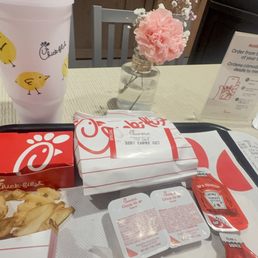 Such an amazing presentation! The cashier (Vincent) showed how he cared! I was pleasantly surprised how he organized my food tray!