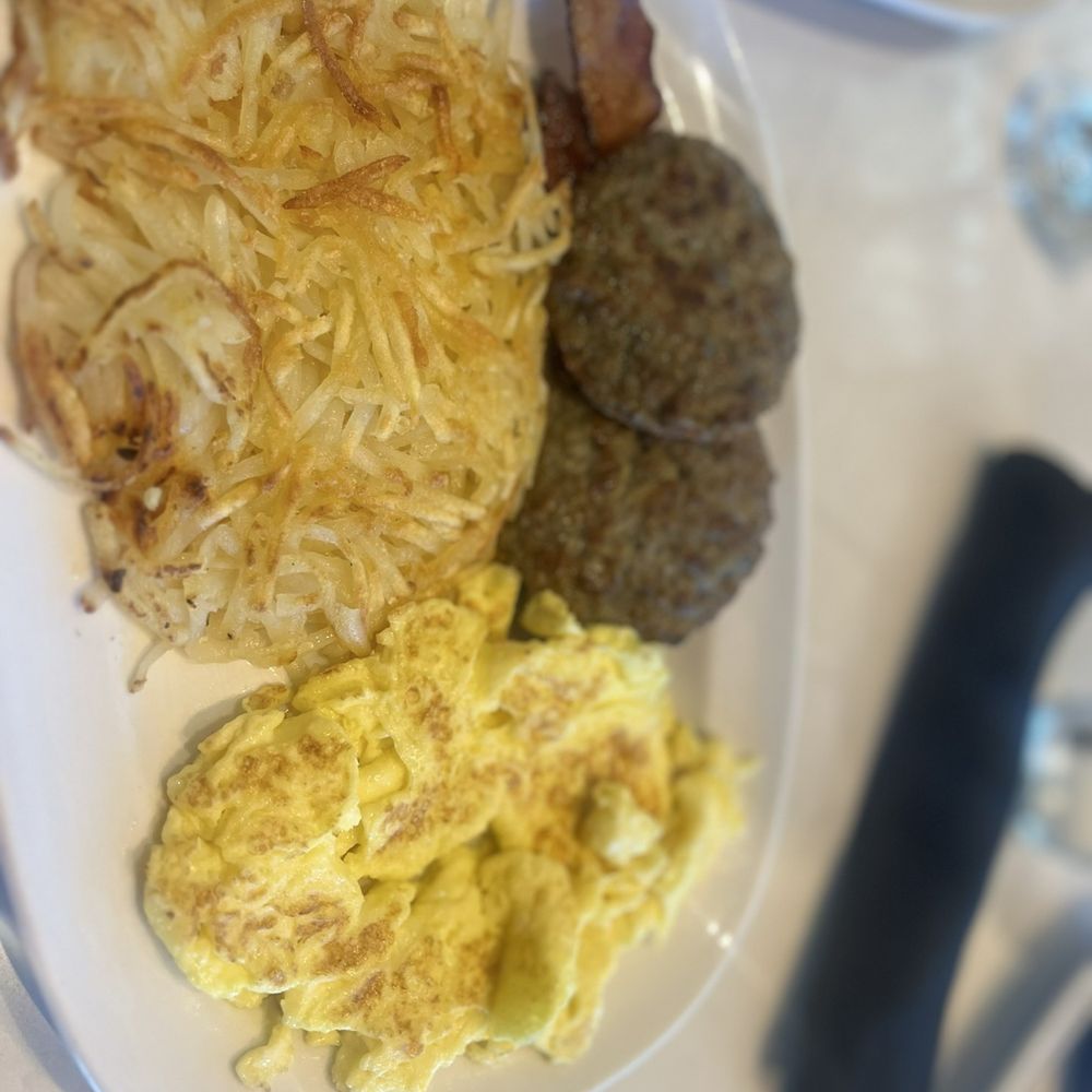 Ellen's - Eggs. Hashbrowns. Chicken sausage. Bacon. - Breakfast & Brunch Near Me - Dallas, Texas Ellen's - Eggs. Hashbrowns. Chicken sausage. Bacon. - Breakfast & Brunch Near Me - Dallas, Texas