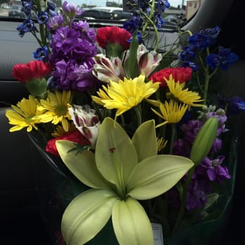 Linda's Flowers - Really? Worst arrangement ever. Ugh hate the color. - Florists Near Me - Springfield, Missouri