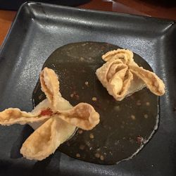 P.F. Chang's - Crab rangoon
