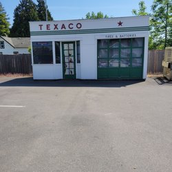 Mrs Turner's Restaurant & Take Out - In the back parking lot of Mrs Turner's is this adorable little vintage gas station building to admire.