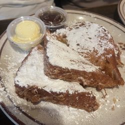Jean's Cottage Inn - French toast