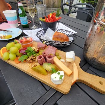 Cuisine 76 and Bar - Mediterranean Near Me - Jacksonville, Florida