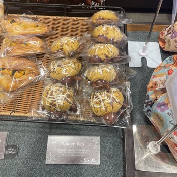 Brug Bakery - Kahala - Spider-pan Halloween 2024 - Desserts Near Me - Honolulu, Hawaii Brug Bakery - Kahala - Spider-pan Halloween 2024 - Desserts Near Me - Honolulu, Hawaii