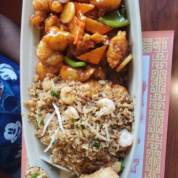 Liang's Garden Restaurant - General Tso's chicken - Chinese Near Me - Lansing, Illinois