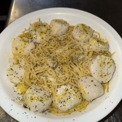 Reef & Beef Restaurant & Lounge - Scallop scampi