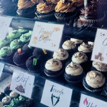 Miss Priss Cupcakes & Such - Bakeries Near Me - Long Beach, California