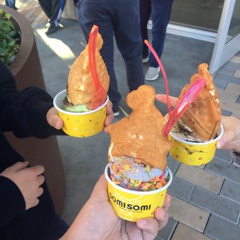 Somisomi - Upside Down Black Sesame, Matcha, and Milk & Matcha Swirl and Free Toppings! - Desserts Near Me - Cupertino, California Somisomi - Upside Down Black Sesame, Matcha, and Milk & Matcha Swirl and Free Toppings! - Desserts Near Me - Cupertino, California