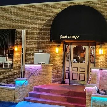 Great Escape Restaurant - Classy exterior to match their classy interior. - New American Near Me - Schiller Park, Illinois