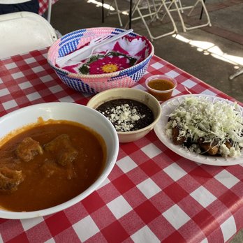 Comedor Tenchita - Pork in salsa frita, beans, tortillas and salsa - Mexican Near Me - Los Angeles, California Comedor Tenchita - Pork in salsa frita, beans, tortillas and salsa - Mexican Near Me - Los Angeles, California