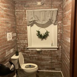 Teddy's Pizza & Restaurant - New bath