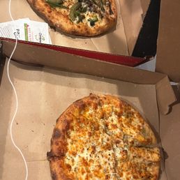 Very friendly, even though they were closing we weren't rushed.!! Pizza was really good, wings were tasty, and the great price Very friendly, even though they were closing we weren't rushed.!! Pizza was really good, wings were tasty, and the great price