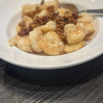 Yi Xin Cafe - Honey walnut shrimp special - Hong Kong Style Cafe Near Me - Honolulu, Hawaii Yi Xin Cafe - Honey walnut shrimp special - Hong Kong Style Cafe Near Me - Honolulu, Hawaii