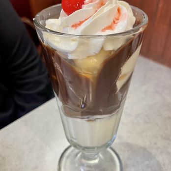 Friendly's - Med vanilla with chocolate - Ice Cream & Frozen Yogurt Near Me - Glen Burnie, Maryland