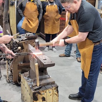 Silver Anvil Metal Craft - Forging knife out of a horseshoe - Knife Sharpening Near Me - Branson, Missouri Silver Anvil Metal Craft - Forging knife out of a horseshoe - Knife Sharpening Near Me - Branson, Missouri