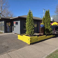 Tom's Taste Of Chicago - Summer outside seating