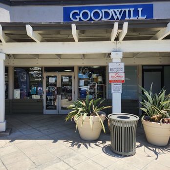 Goodwill - Front - Thrift Stores Near Me - La Mesa, California Goodwill - Front - Thrift Stores Near Me - La Mesa, California