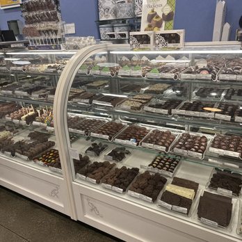 Kilwins Ice Cream - Chocolate - Fudge - Desserts Near Me - Pompano Beach, Florida Kilwins Ice Cream - Chocolate - Fudge - Desserts Near Me - Pompano Beach, Florida