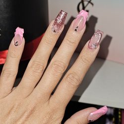 Fendz Glam Nailz - Acrylic nails.