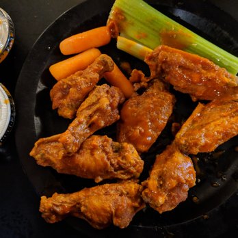 Duff's Famous Wings - Wing Perfection! Extra, extra-crispy! - American Near Me - Amherst, New York Duff's Famous Wings - Wing Perfection! Extra, extra-crispy! - American Near Me - Amherst, New York