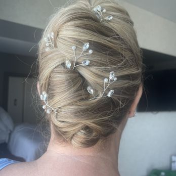 Coiffure Utopia - Hair Salons Near Me - Montreal, Quebec