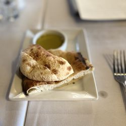 Pita bread starter (warmed/free)